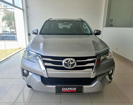TOYOTA Hilux SW4 2.7 16V 4P FLEX SR 7 LUGARES AUTOMTICO, Foto 2