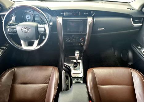 TOYOTA Hilux SW4 2.7 16V 4P FLEX SR 7 LUGARES AUTOMTICO, Foto 7