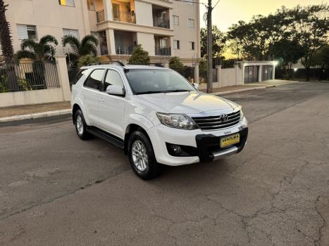 TOYOTA Hilux SW4 2.7 16V 4P FLEX SR 7 LUGARES AUTOMTICO, Foto 3