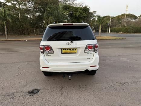 TOYOTA Hilux SW4 2.7 16V 4P FLEX SR 7 LUGARES AUTOMTICO, Foto 4