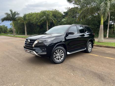 TOYOTA Hilux SW4 2.8 16V 4P SRX 4X4 7 LUGARES TURBO DIESEL AUTOMTICO, Foto 1