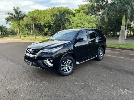 TOYOTA Hilux SW4 2.8 16V 4P SRX 4X4 7 LUGARES TURBO DIESEL AUTOMTICO, Foto 1