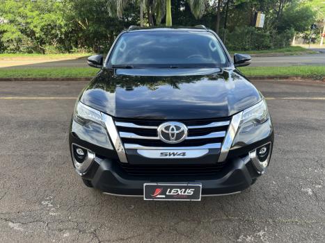 TOYOTA Hilux SW4 2.8 16V 4P SRX 4X4 7 LUGARES TURBO DIESEL AUTOMTICO, Foto 9