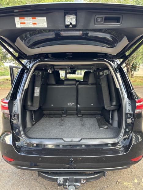 TOYOTA Hilux SW4 2.8 16V 4P SRX 4X4 7 LUGARES TURBO DIESEL AUTOMTICO, Foto 7