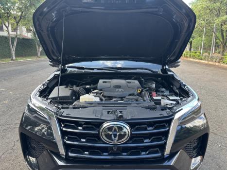 TOYOTA Hilux SW4 2.8 16V 4P SRX 4X4 7 LUGARES TURBO DIESEL AUTOMTICO, Foto 9
