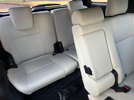 TOYOTA Hilux SW4 2.8 4P SRX 4X4 DIAMOND 7 LUGARES TURBO DIESEL AUTOMTICO, Foto 19