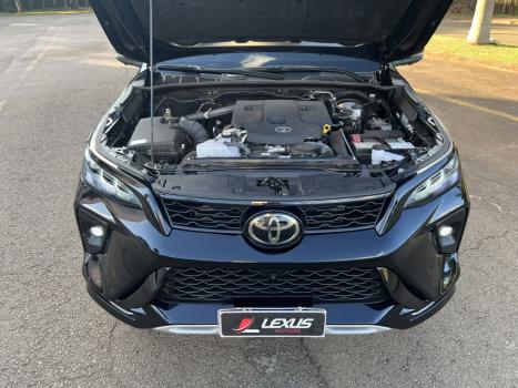 TOYOTA Hilux SW4 2.8 4P SRX 4X4 DIAMOND 7 LUGARES TURBO DIESEL AUTOMTICO, Foto 13