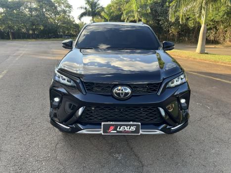TOYOTA Hilux SW4 2.8 4P SRX 4X4 DIAMOND 7 LUGARES TURBO DIESEL AUTOMTICO, Foto 12
