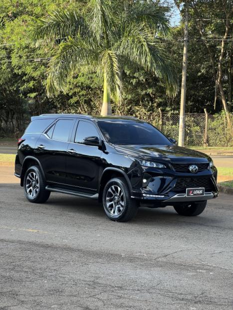 TOYOTA Hilux SW4 2.8 4P SRX 4X4 DIAMOND 7 LUGARES TURBO DIESEL AUTOMTICO, Foto 4
