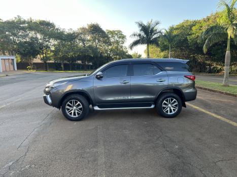 TOYOTA Hilux SW4 2.8 16V 4P SRX 4X4 7 LUGARES TURBO DIESEL AUTOMTICO, Foto 6
