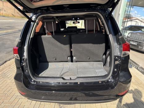 TOYOTA Hilux SW4 2.8 16V 4P SRX 4X4 7 LUGARES TURBO DIESEL AUTOMTICO, Foto 9