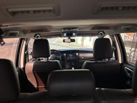 TOYOTA Hilux SW4 2.8 16V 4P SRX 4X4 7 LUGARES TURBO DIESEL AUTOMTICO, Foto 10
