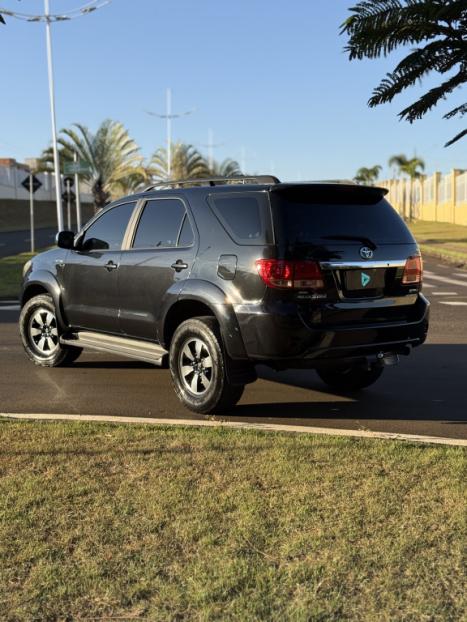 TOYOTA Hilux SW4 2.8 4P 4X4 TURBO DIESEL, Foto 4