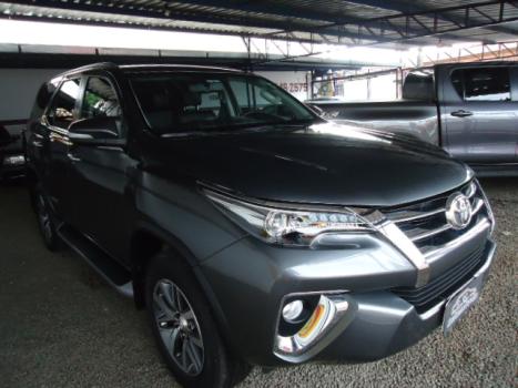 TOYOTA Hilux SW4 2.8 16V 4P SRX 4X4 7 LUGARES TURBO DIESEL AUTOMTICO, Foto 3