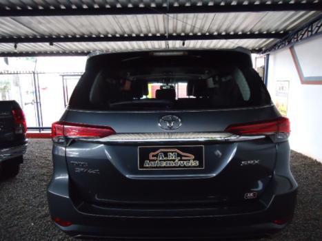 TOYOTA Hilux SW4 2.8 16V 4P SRX 4X4 7 LUGARES TURBO DIESEL AUTOMTICO, Foto 6