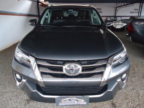 TOYOTA Hilux SW4 2.8 16V 4P SRX 4X4 7 LUGARES TURBO DIESEL AUTOMTICO, Foto 7