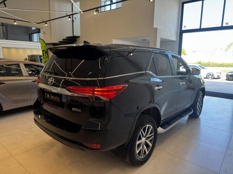 TOYOTA Hilux SW4 2.8 16V 4P SRX 4X4 7 LUGARES TURBO DIESEL AUTOMTICO, Foto 18