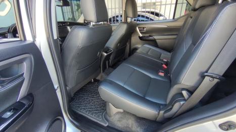 TOYOTA Hilux SW4 2.8 4P SRX 4X4 DIAMOND 7 LUGARES TURBO DIESEL AUTOMTICO, Foto 7