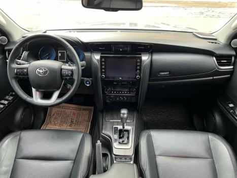 TOYOTA Hilux SW4 2.8 16V 4P SRX 4X4 7 LUGARES TURBO DIESEL AUTOMTICO, Foto 11