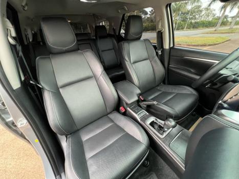 TOYOTA Hilux SW4 2.8 16V 4P SRX 4X4 7 LUGARES TURBO DIESEL AUTOMTICO, Foto 14
