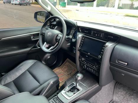 TOYOTA Hilux SW4 2.8 16V 4P SRX 4X4 7 LUGARES TURBO DIESEL AUTOMTICO, Foto 13