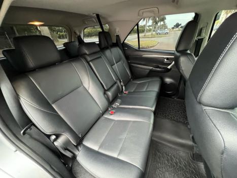 TOYOTA Hilux SW4 2.8 16V 4P SRX 4X4 7 LUGARES TURBO DIESEL AUTOMTICO, Foto 16