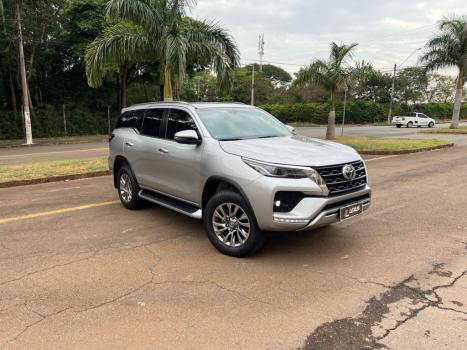 TOYOTA Hilux SW4 2.8 16V 4P SRX 4X4 7 LUGARES TURBO DIESEL AUTOMTICO, Foto 2