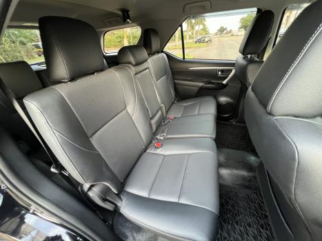 TOYOTA Hilux SW4 2.8 16V 4P SRX 4X4 7 LUGARES TURBO DIESEL AUTOMTICO, Foto 18