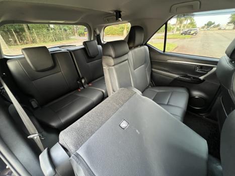 TOYOTA Hilux SW4 2.8 16V 4P SRX 4X4 7 LUGARES TURBO DIESEL AUTOMTICO, Foto 19