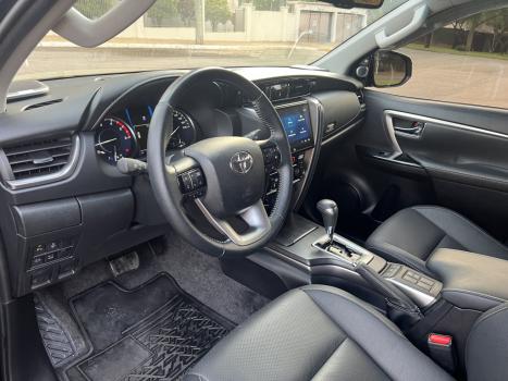 TOYOTA Hilux SW4 2.8 16V 4P SRX 4X4 7 LUGARES TURBO DIESEL AUTOMTICO, Foto 16