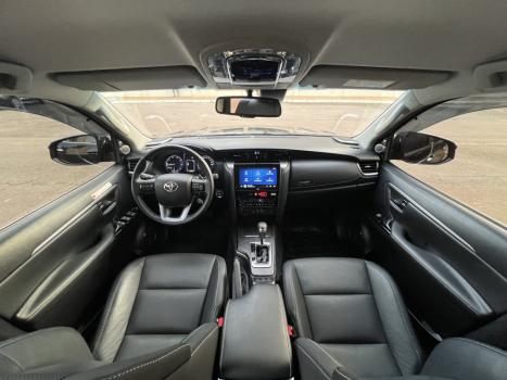 TOYOTA Hilux SW4 2.8 16V 4P SRX 4X4 7 LUGARES TURBO DIESEL AUTOMTICO, Foto 14