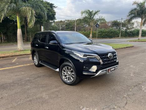 TOYOTA Hilux SW4 2.8 16V 4P SRX 4X4 7 LUGARES TURBO DIESEL AUTOMTICO, Foto 2