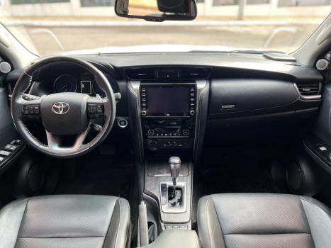 TOYOTA Hilux SW4 2.8 16V 4P SRX 4X4 7 LUGARES TURBO DIESEL AUTOMTICO, Foto 11