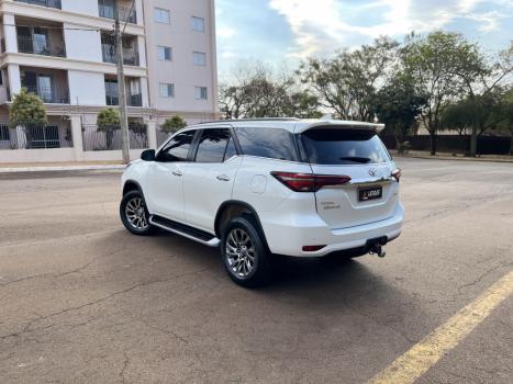 TOYOTA Hilux SW4 2.8 16V 4P SRX 4X4 7 LUGARES TURBO DIESEL AUTOMTICO, Foto 5