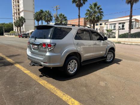 TOYOTA Hilux SW4 3.0 16V 4P SRV 4X4 TURBO DIESEL AUTOMTICO, Foto 5