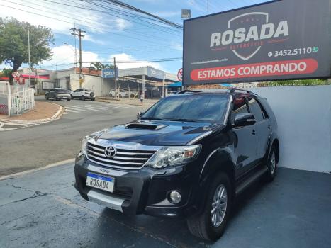 TOYOTA Hilux SW4 3.0 16V 4P SRV 4X4 7 LUGARES TURBO DIESEL AUTOMTICO, Foto 1