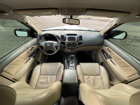 TOYOTA Hilux SW4 3.0 16V 4P SRV 4X4 7 LUGARES TURBO DIESEL AUTOMTICO, Foto 17
