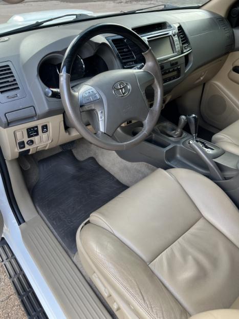 TOYOTA Hilux SW4 3.0 16V 4P SRV 4X4 7 LUGARES TURBO DIESEL AUTOMTICO, Foto 18