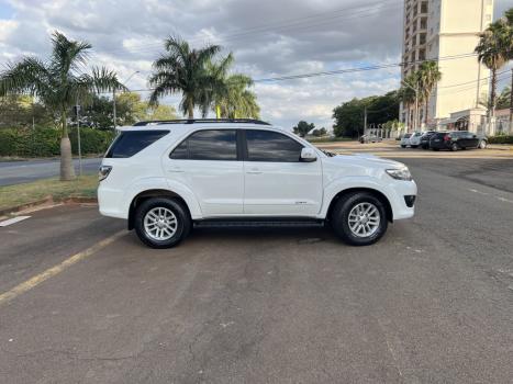 TOYOTA Hilux SW4 3.0 16V 4P SRV 4X4 7 LUGARES TURBO DIESEL AUTOMTICO, Foto 9