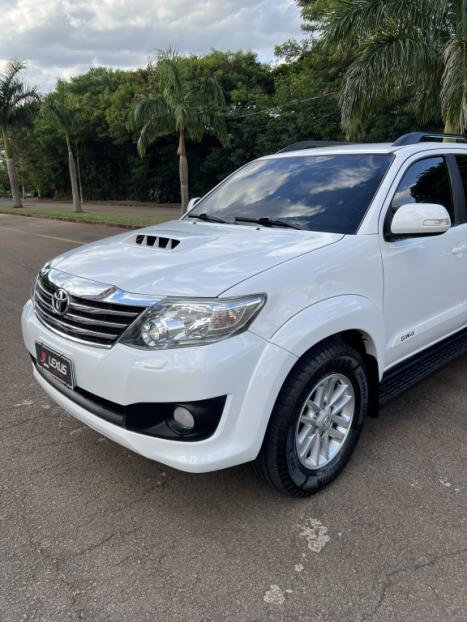 TOYOTA Hilux SW4 3.0 16V 4P SRV 4X4 7 LUGARES TURBO DIESEL AUTOMTICO, Foto 10