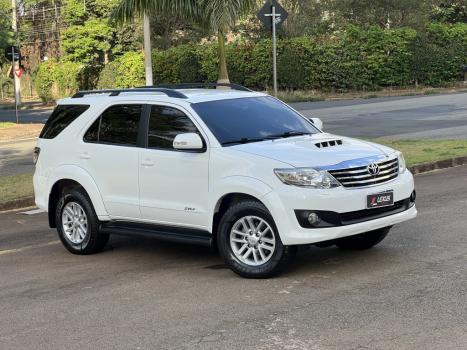 TOYOTA Hilux SW4 3.0 16V 4P SRV 4X4 7 LUGARES TURBO DIESEL AUTOMTICO, Foto 6