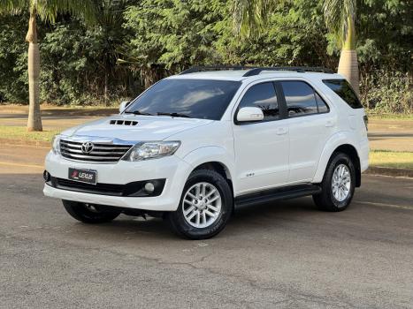 TOYOTA Hilux SW4 3.0 16V 4P SRV 4X4 7 LUGARES TURBO DIESEL AUTOMTICO, Foto 7