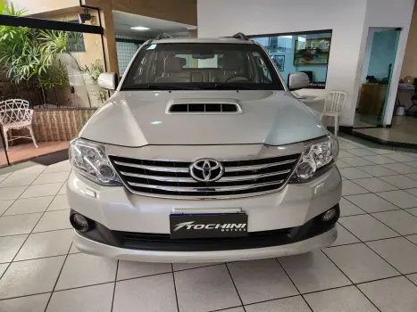 TOYOTA Hilux SW4 3.0 16V 4P SRV 4X4 TURBO DIESEL AUTOMTICO, Foto 2