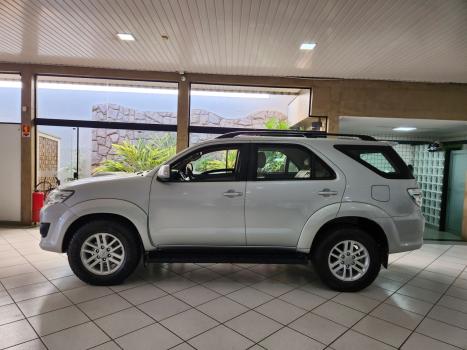 TOYOTA Hilux SW4 3.0 16V 4P SRV 4X4 TURBO DIESEL AUTOMTICO, Foto 4