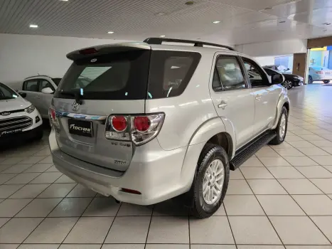 TOYOTA Hilux SW4 3.0 16V 4P SRV 4X4 TURBO DIESEL AUTOMTICO, Foto 10