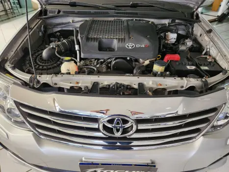 TOYOTA Hilux SW4 3.0 16V 4P SRV 4X4 TURBO DIESEL AUTOMTICO, Foto 16