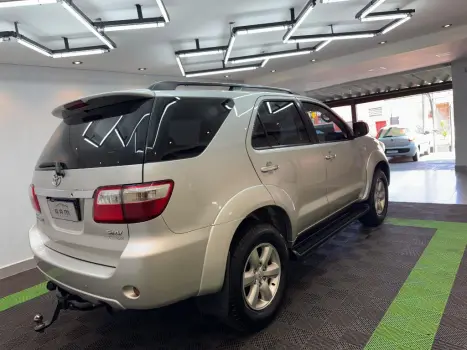 TOYOTA Hilux SW4 3.0 16V 4P SRV 4X4 7 LUGARES TURBO DIESEL AUTOMTICO, Foto 4