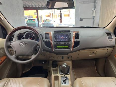 TOYOTA Hilux SW4 3.0 16V 4P SRV 4X4 7 LUGARES TURBO DIESEL AUTOMTICO, Foto 8
