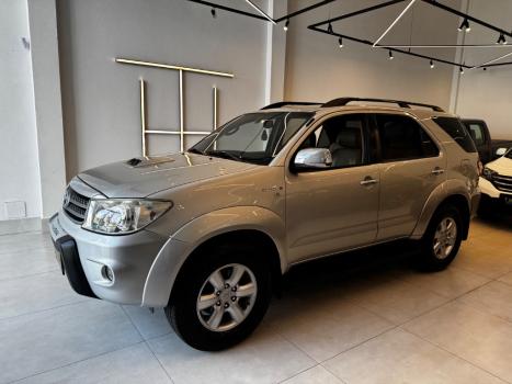TOYOTA Hilux SW4 3.0 16V 4P SRV 4X4 7 LUGARES TURBO DIESEL AUTOMTICO, Foto 3