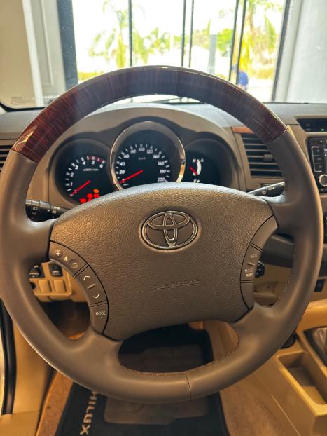 TOYOTA Hilux SW4 3.0 16V 4P SRV 4X4 7 LUGARES TURBO DIESEL AUTOMTICO, Foto 4